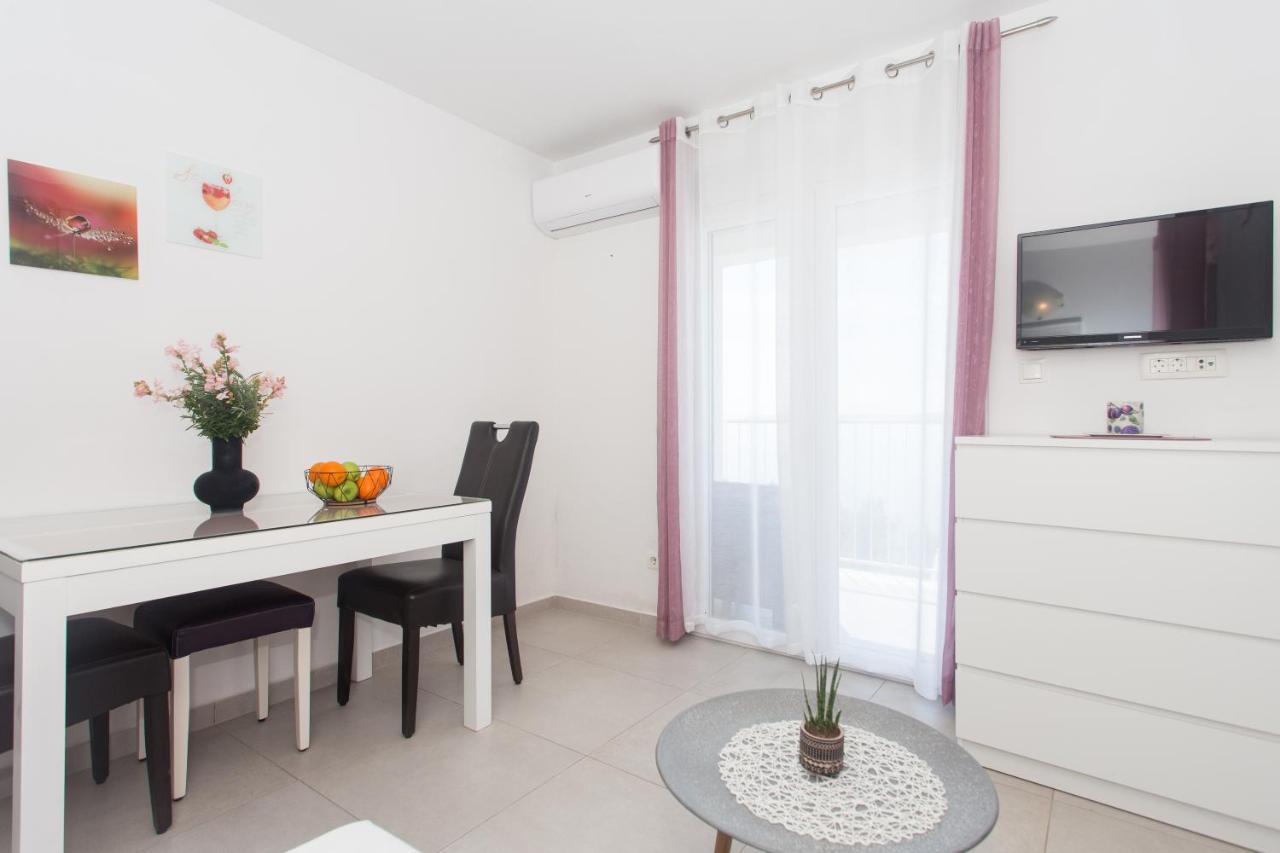 Apartments Bandic - 30 Meters To The Beach Trogir Buitenkant foto