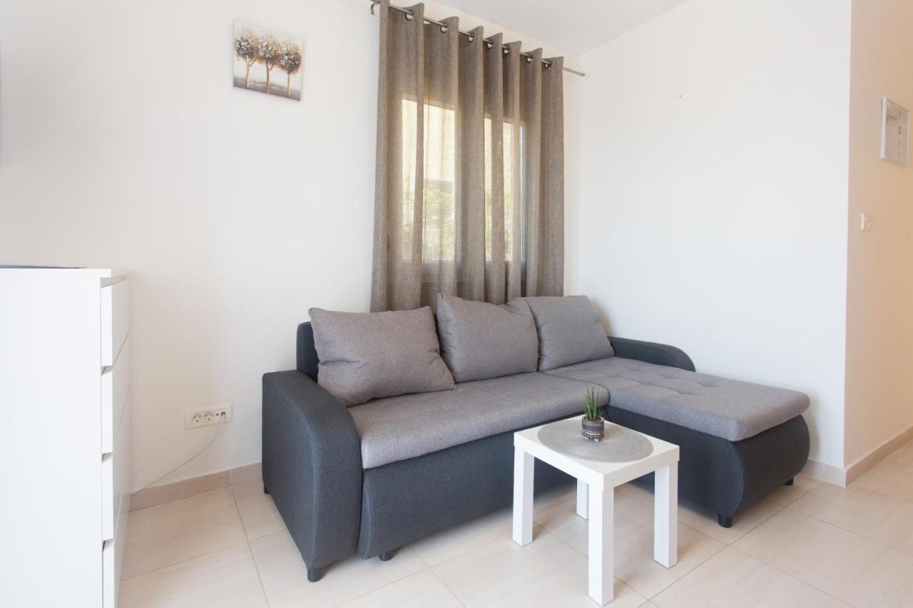 Apartments Bandic - 30 Meters To The Beach Trogir Buitenkant foto
