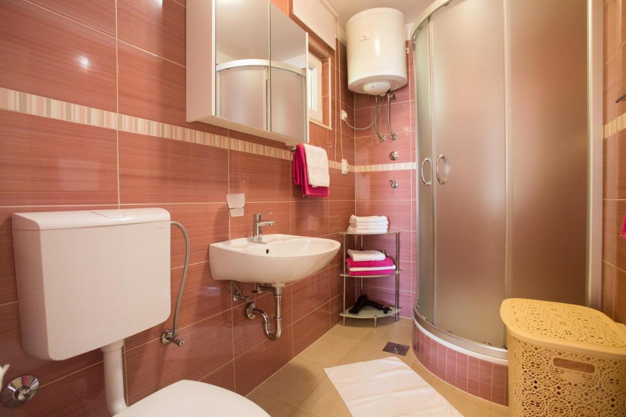 Apartments Bandic - 30 Meters To The Beach Trogir Buitenkant foto